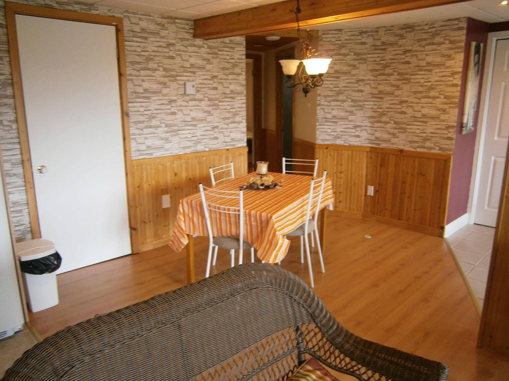Panoramique Du Fjord Apartment L'Anse-Saint-Jean Luaran gambar